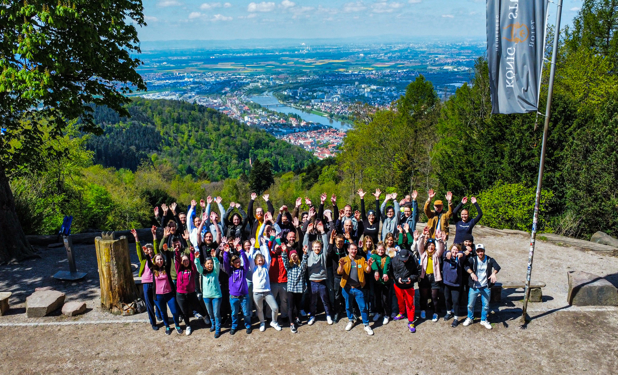 Gruppenbild Mitarbeiter*innen FundraisingBox