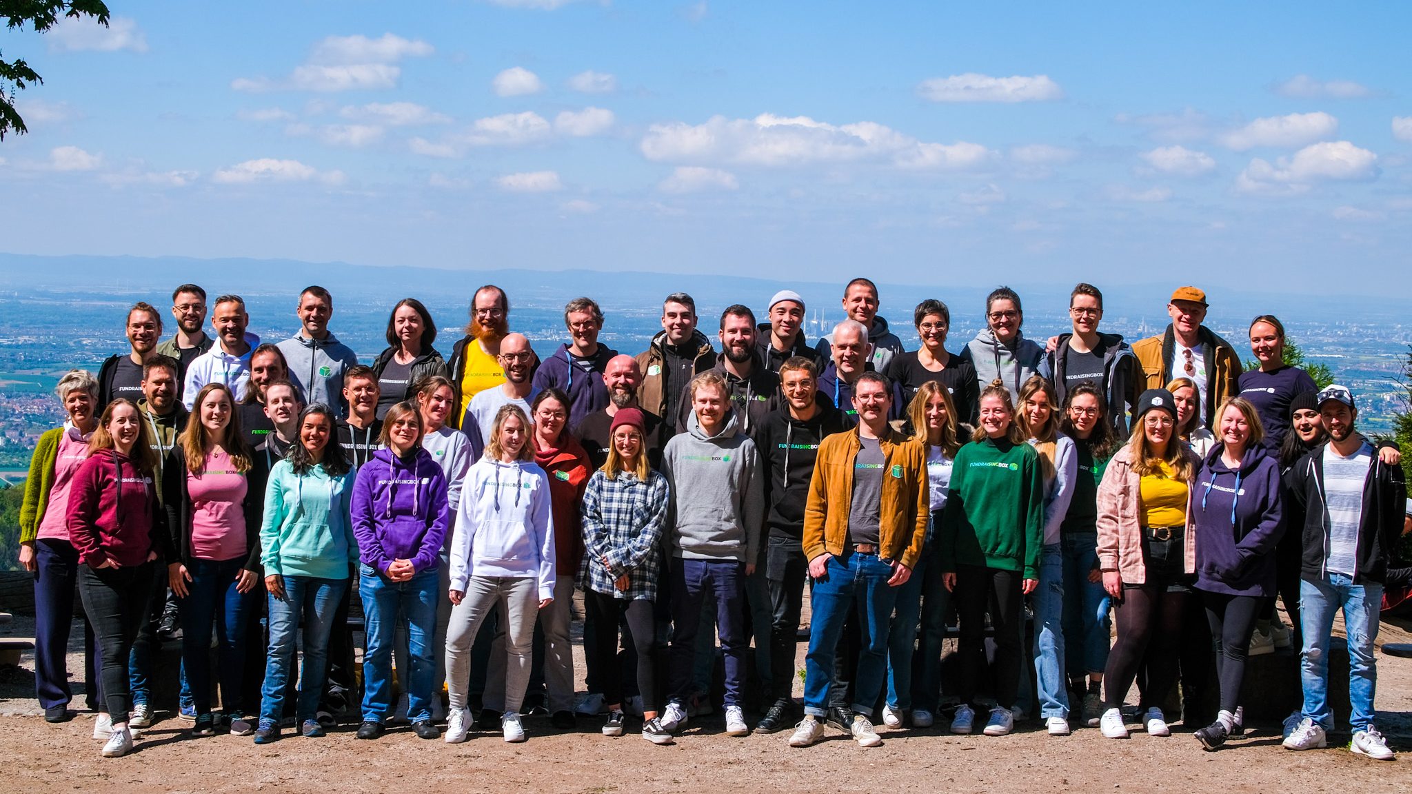 Bild des Teams hinter der FundraisingBox