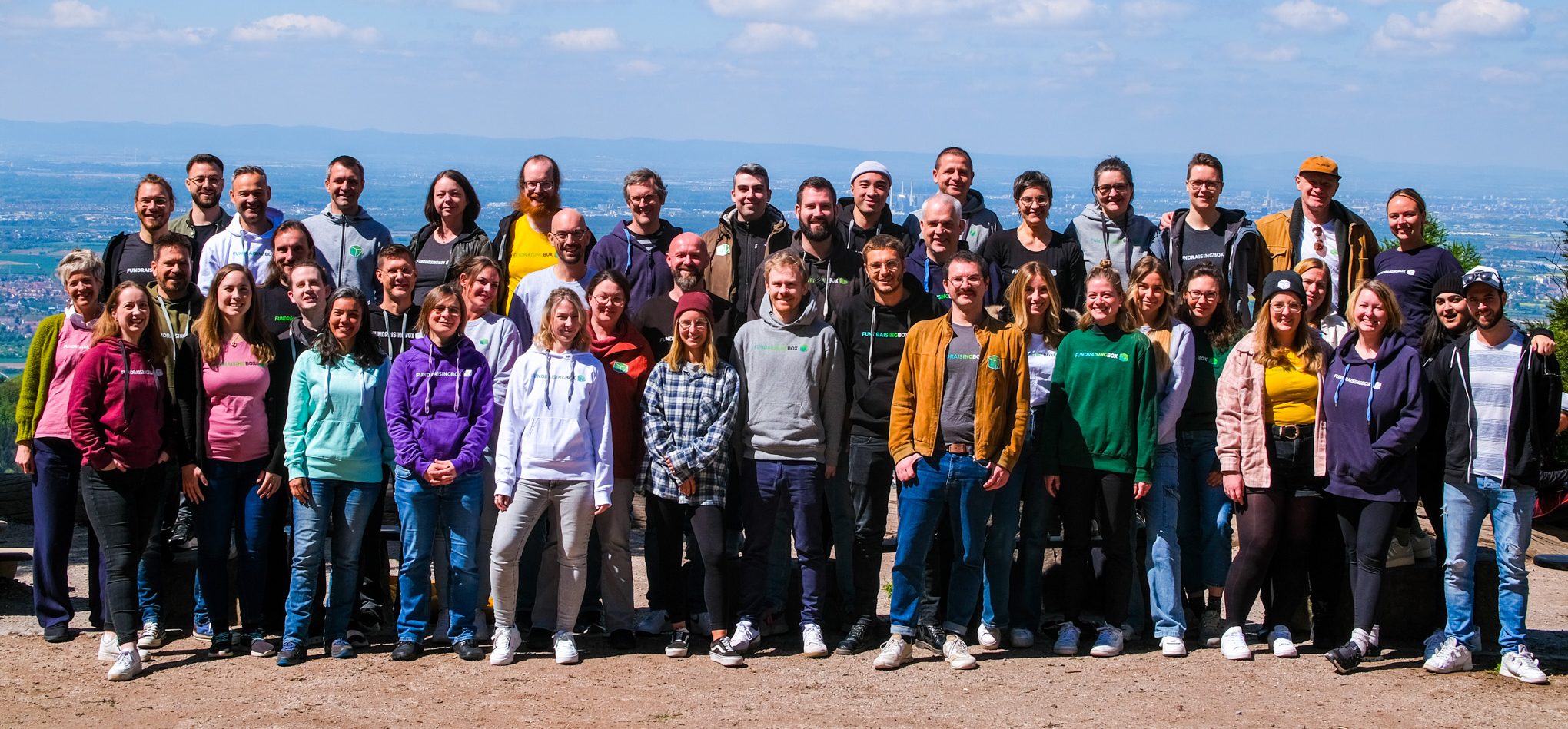Bild des Teams hinter der FundraisingBox